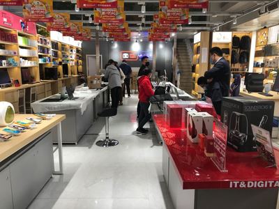助力城市經濟活力復蘇 全國多地京東電腦數碼專賣店恢復營業，電子產品銷售回暖
